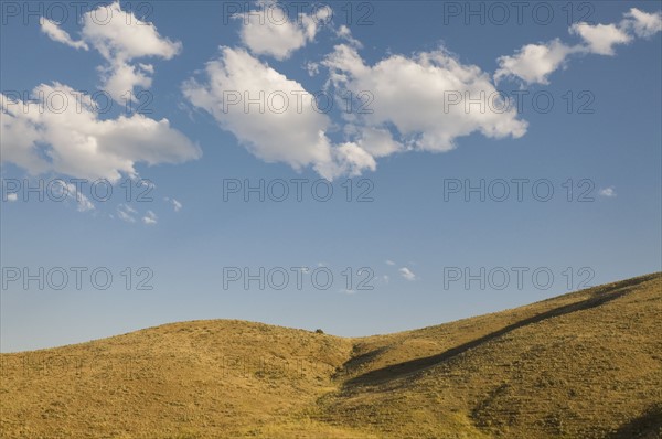 USA, Oregon, Clouds over hills. Photo : Gary J Weathers