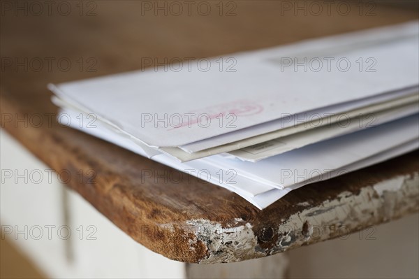 Letters on the egde of table.