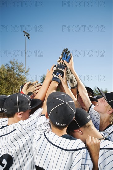 USA, California, Ladera Ranch, little league players (aged 10-11) celebrating.