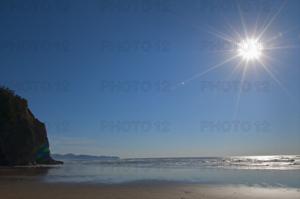 USA, Oregon, Pacific City, sun and beach. Photo : Gary Weathers