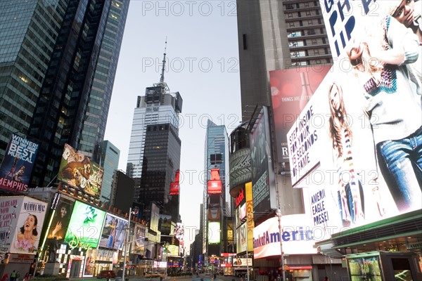 USA, New York State, New York City, Times Square at dusk. Photo : fotog