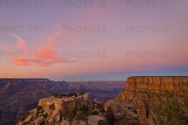 USA, Arizona, Grand Canyon at sunset. Photo : Gary Weathers