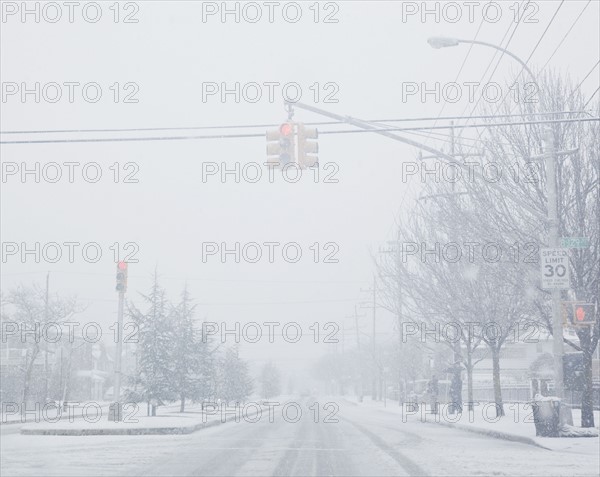 USA, New York State, Rockaway Beach, street during blizzard. Photo : Jamie Grill Photography