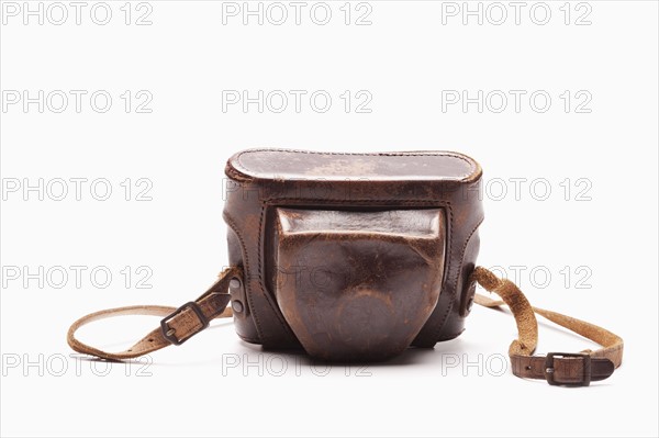 Studio shot of vintage camera case. Photo : FBP