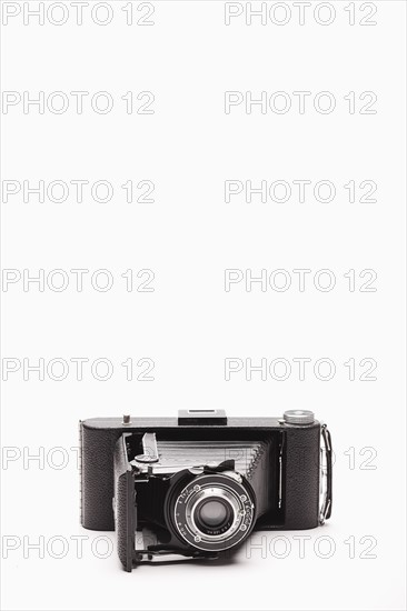 Studio shot of vintage camera. Photo : FBP