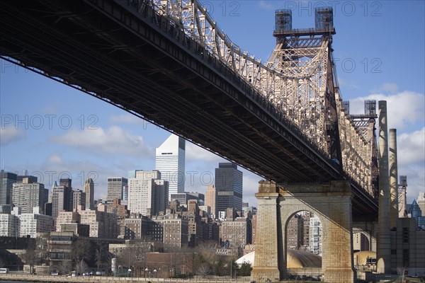 USA, New York State, New York City, City skyline with Queensboro Bridge on foreground. Photo : fotog