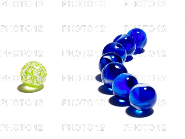 Blue and green glass balls. Photo : David Arky