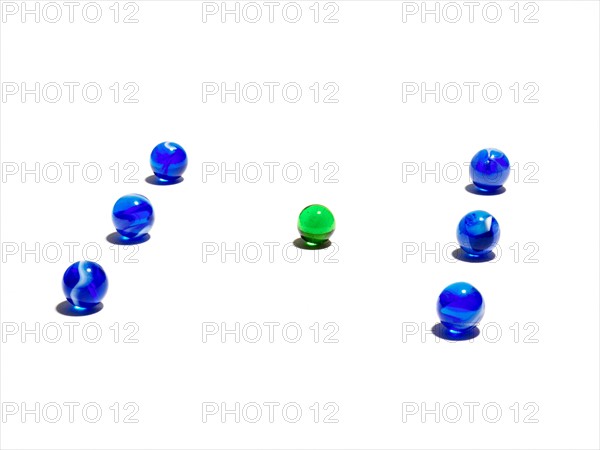 Blue and green glass balls. Photo : David Arky