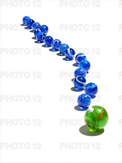 Blue and green glass balls. Photo : David Arky