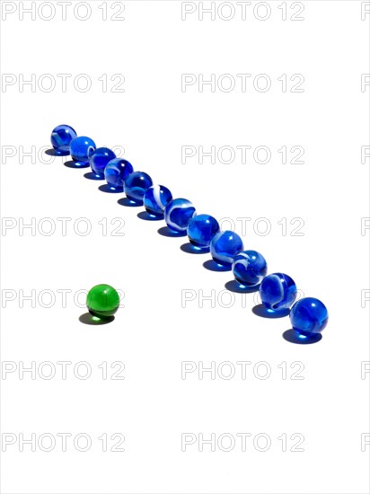 Blue and green glass balls. Photo : David Arky