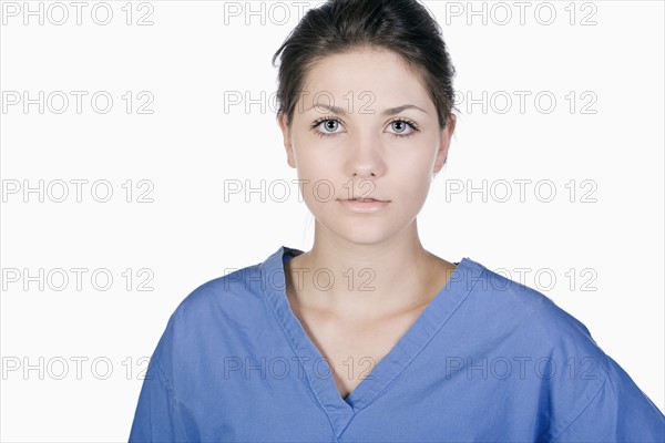 Studio portrait of teenage medical student (14-15). Photo : Justin Paget