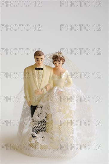 Studio shot of bride and groom figurines. Photo : Antonio M. Rosario