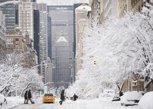 USA, New York City, Park Avenue in winter. Photo: fotog