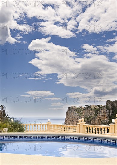 Spain, Costa Blanca, Hotel swimming pool. Photo: Justin Paget