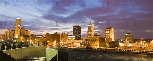 USA, Ohio, Akron, Cityscape at dusk. Photo: Henryk Sadura