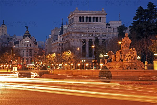 Spain, Madrid, La Fuente de Cibeles at dusk. Photo : Henryk Sadura