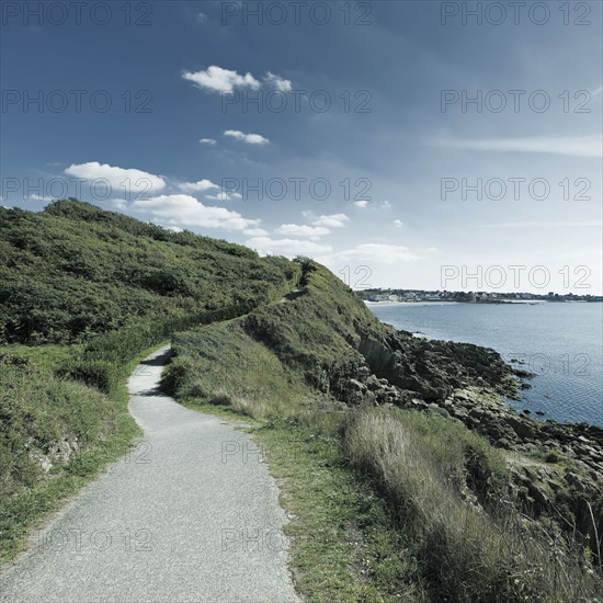 France, Brittany, Finistere Department, Concarneau, Coastal path. Photo : Jon Boyes