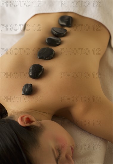 Woman receiving last one therapy. Photo : Daniel Grill