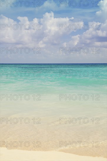 Mexico, Playa Del Carmen, seascape. Photo : Tetra Images