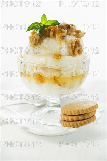 Close up of sundae and cookies.