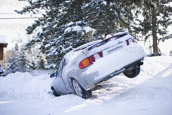 USA, Montana, Car buried in snow. Photo : Noah Clayton