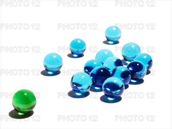 Blue and green glass balls. Photo : David Arky