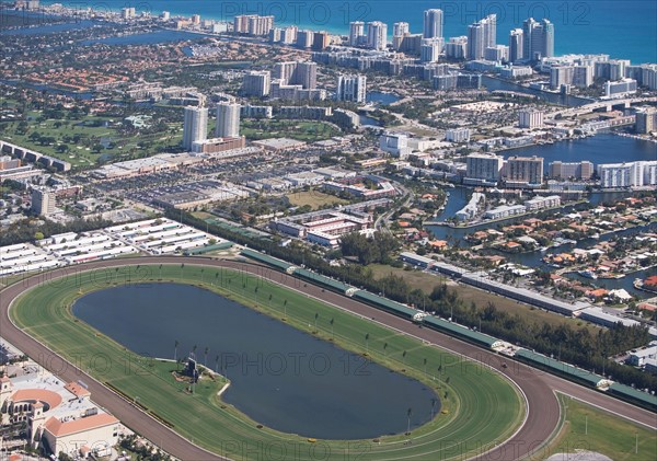 USA, Florida, Hallendale Beach cityscape as seen from air. Photo : fotog