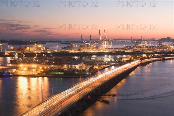 USA, Florida, Miami, Cityscape with coastline. Photo : fotog