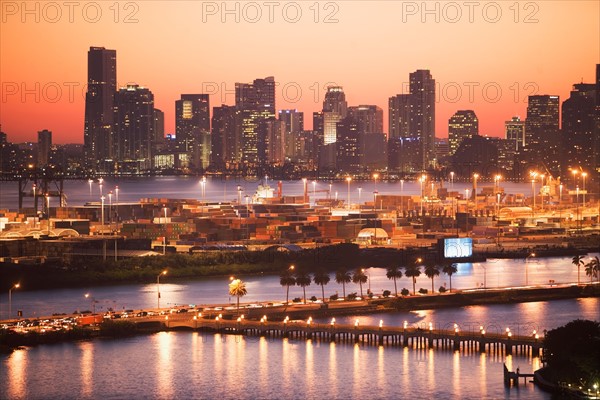 USA, Florida, Miami, Cityscape with coastline. Photo : fotog