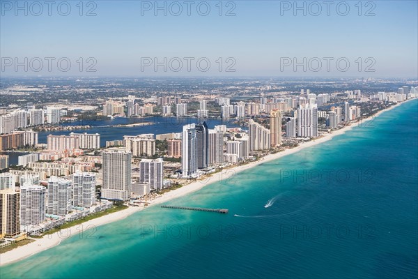 USA, Florida, Miami cityscape as seen from air. Photo : fotog