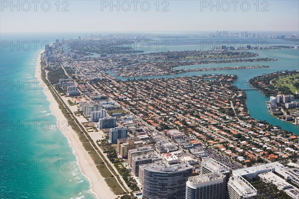 USA, Florida, Miami cityscape as seen from air. Photo : fotog