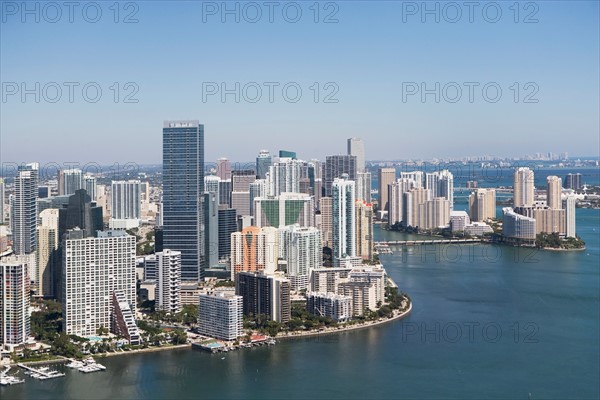 USA, Florida, Miami skyline as seen from air. Photo : fotog