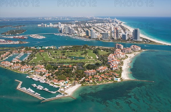USA, Florida, Miami skyline as seen from air. Photo : fotog