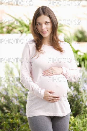 Portrait of expecting mother. Photo : Rob Lewine