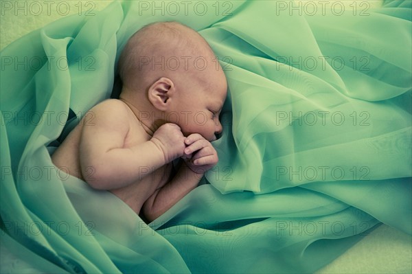 Baby boy (0-1 month) sleeping . Photo : King Lawrence