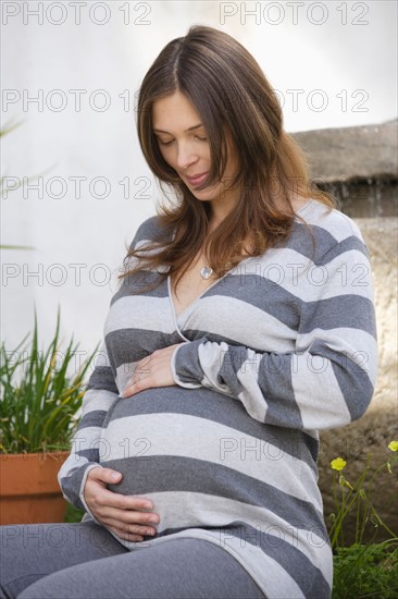 Portrait of expecting mother. Photo : Rob Lewine