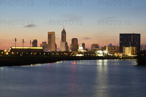 USA, Indiana, Indianapolis, Skyline with State Capitol Building. Photo : Henryk Sadura