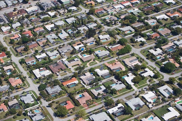 USA, Florida, Miami, Aerial view of suburban residential district . Photo : fotog