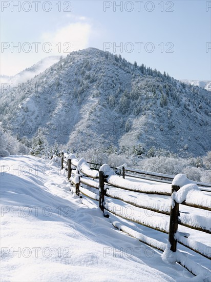 USA, Colorado, snowy ranch with pen. Photo : John Kelly