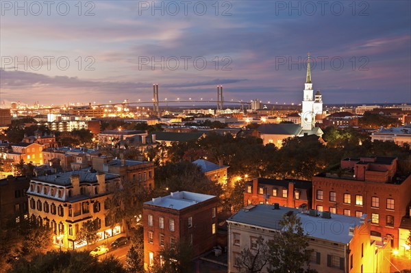 USA, Georgia, Savannah, Cityscape with Talmadge Memorial Bridge. Photo : Henryk Sadura