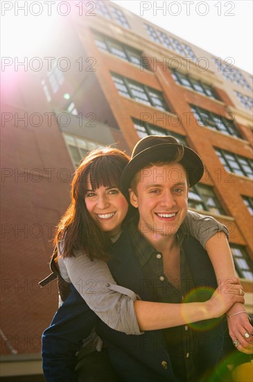 USA, New Jersey, Jersey City, portrait of young couple. Photo : Daniel Grill