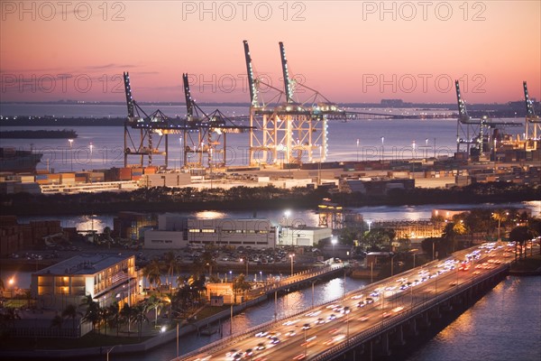USA, Florida, Miami, Commercial dock at dusk. Photo : fotog