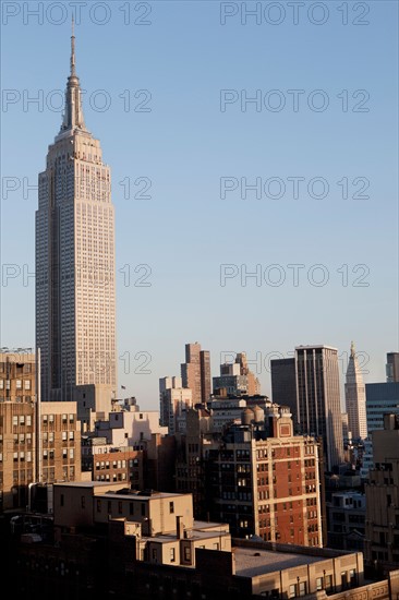 USA, New York, New York City, Manhattan skyline with Empire State Building. Photo : Winslow Productions