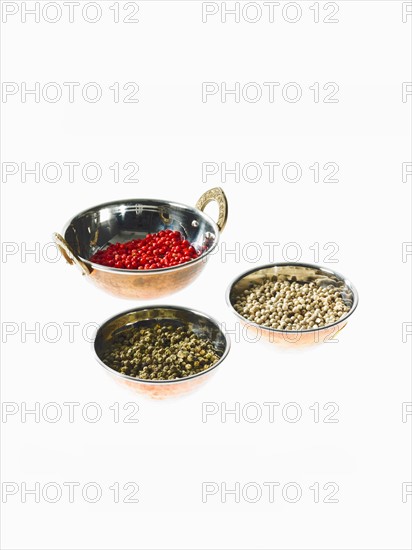 Studio shot of spices in bowls. Photo : David Arky