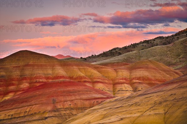 USA, Oregon, Mitchell, Painted Hills during sunset. Photo : Gary J Weathers