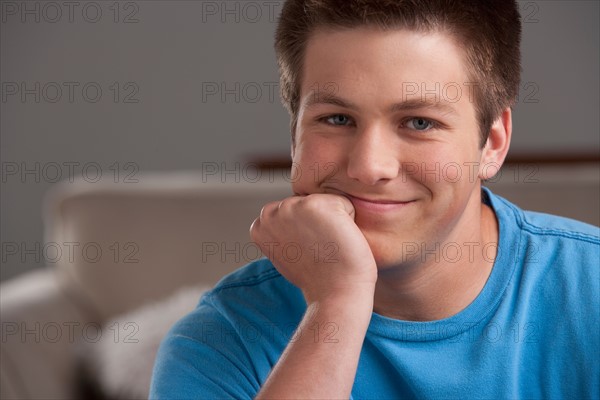 Portrait of teenage boy (16-17) . Photo : Rob Lewine