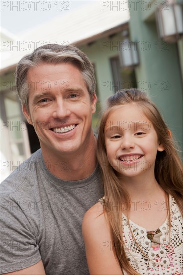 Portrait of father and daughter (6-7). Photo : Rob Lewine