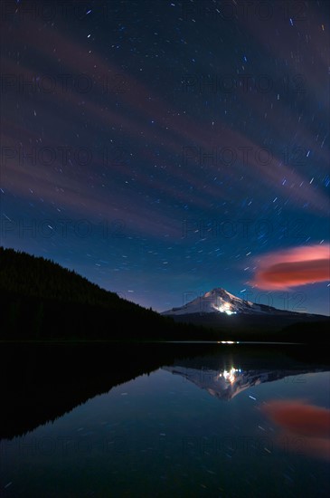 USA, Oregon, Clackamas County, View of Trillium Lake with Mt Hood in background at night. Photo : Gary J Weathers