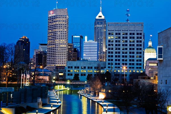 USA, Indiana, Indianapolis, Downtown at night. Photo : Henryk Sadura