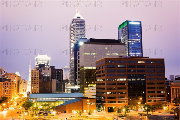 USA, Indiana, Indianapolis, Downtown at sunset. Photo : Henryk Sadura